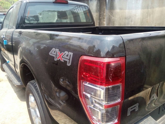 รถแกร่ง Ford open cab 3.2 4x4 M/T