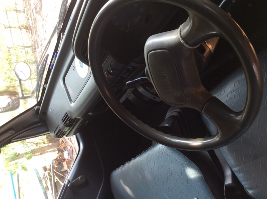 ขายรถ Isuzu 6 ล้อสภาพเทพ 130 แรงม้า แอร์เย็น รถห้าง มีคอกให้ด้วย