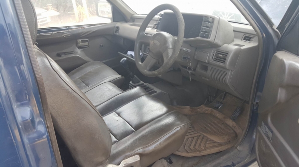 ISUZU SPARK EX 2.5 1996