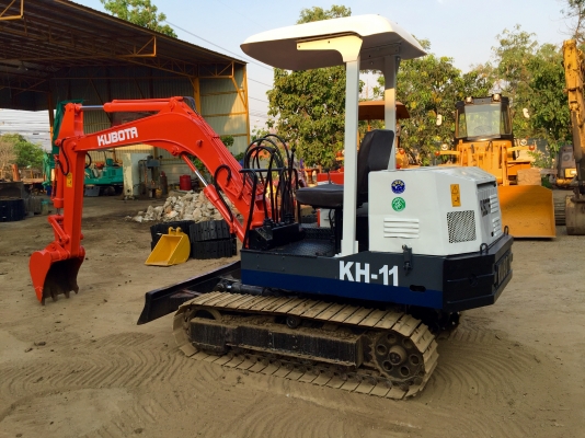 KOBOTA KH-11 ขนาดPC-30 รถเก่านอกแท้ <มีVDOให้ชม> มีเอกสาร ☎️ติดต่อ 085-5632278 (ราคาต่อรองได้)