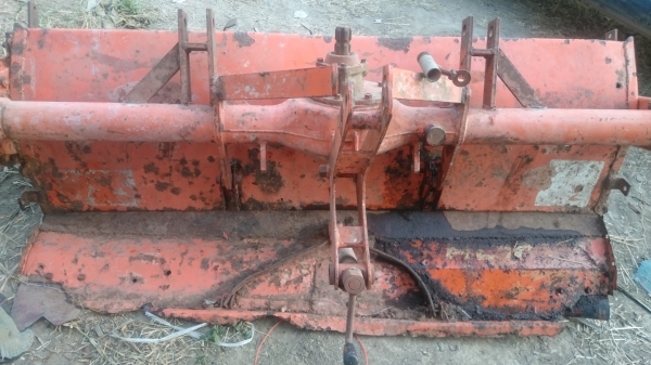 ขายโรตารี่ ใบเคียว ยาว150 ใส่รถ25-30 แรง หัวสวย ใบพอได้ ฝาท้ายไม่สวย ฝาคอบโซ่ต้องปะใหม่ ขายโรตารี่ ใบเคียว ยาว150 ใส่รถ25-30 แรง หัวสวย ใบพอได้ ฝาท้ายไม่สวย ฝาคอบโซ่ต้องปะใหม่