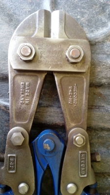 ขายกรรไกรตัดRECORD 942 ยาว 42"งานใหม่เก่าเก็บ Made in England. ขายกรรไกรตัดRECORD 942 ยาว 42"งานใหม่เก่าเก็บ Made in England.