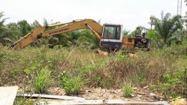 แม็คโค โกมัสสุ 200 รุ้น3 เอกสารไบชื้อขาย รถสวยชังล่างดี เอวดี. ปั้มสวยไม่โลด. พร้อมใช้งาน แม็คโค โกมัสสุ 200 รุ้น3 เอกสารไบชื้อขาย รถสวยชังล่างดี เอวดี. ปั้มสวยไม่โลด. พร้อมใช้งาน