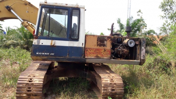 แม็คโค โกมัสสุ 200 รุ้น3 เอกสารไบชื้อขาย รถสวยชังล่างดี เอวดี. ปั้มสวยไม่โลด. พร้อมใช้งาน แม็คโค โกมัสสุ 200 รุ้น3 เอกสารไบชื้อขาย รถสวยชังล่างดี เอวดี. ปั้มสวยไม่โลด. พร้อมใช้งาน