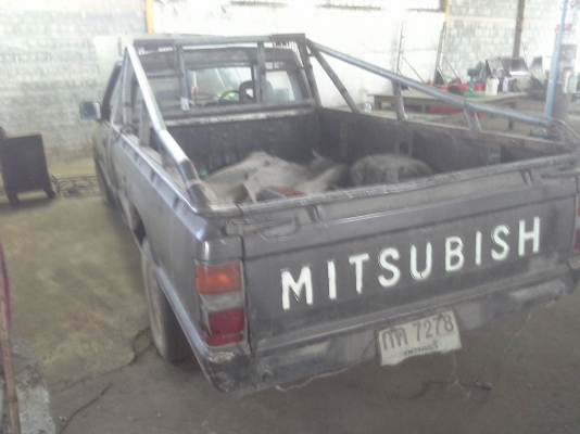 ขายMITSUBISHI L200หัวเดียวเครื่อง4D56(ไม่มีทะเบียน) เอาเฉพาะเครื่องเกีย25000