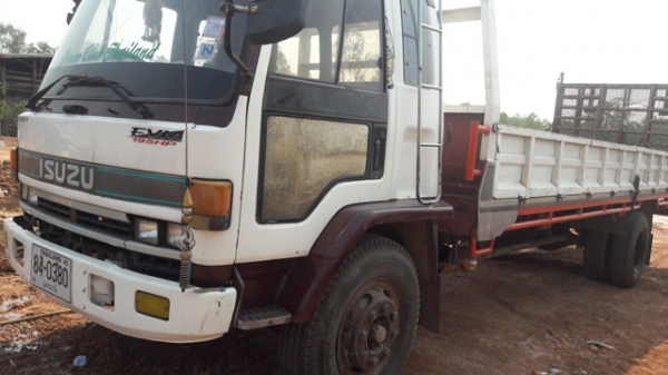 ขาย อิซูซุร็อคกี้ สนใจ โทร 0845481088 ขาย อิซูซุร็อคกี้ สนใจ โทร 0845481088