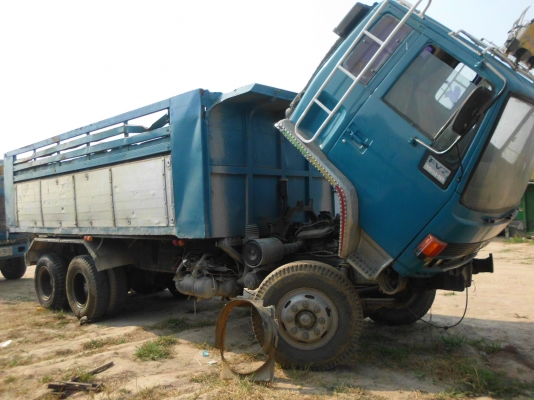 ขายรถบรรทุกอิซูซุร็อคกี้ 10ล้อดั้ม สภาพพร้อมใช้งาน มีเอกสารการโอน สนใจโทร 0808255385,0844966119