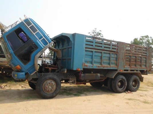 ขายรถบรรทุก10ล้อดั้มยี่ห้อ อิซูซุร็อคกี้ สภาพสวยพร้อมใช้งาน มีเอกสารพร้อมโอน สนใจสอบถามที่ 0808255385,0844966119