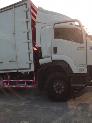 ขาย รถ 6 ล้อใหญ่ ISUZU FTR 240 ปี 56 ยาว 7.2 เมตร