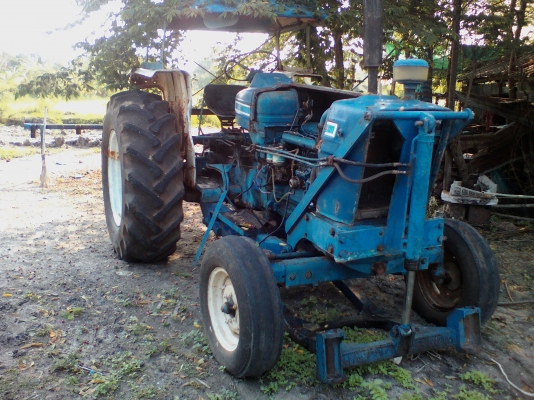 ขายรถไถฟอร์ดตามสภาพใช้งานได้ปกติไม่แพง