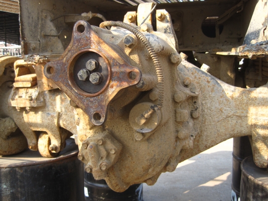 เพลาโบกี้ Nissan CW520 เพลาโบกี้ Nissan CW520