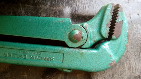 ขายคอม้า SANDVIK BELZER Made in Sweden. ขนาดปากจับ4"มือสอง ขายคอม้า SANDVIK BELZER Made in Sweden. ขนาดปากจับ4"มือสอง