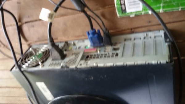 ขายคอมยกชุด+จอlcdสเปคp4cpu3.2แรม2gbฮาร์ดดิส500จิก