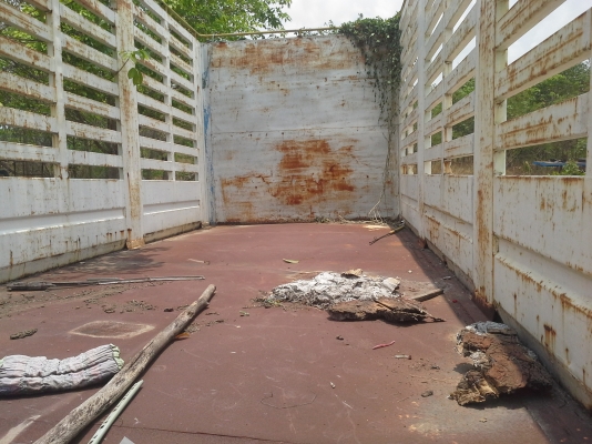 กะบะเหล็กพื้นเป็นไม้ กะบะเหล็กพื้นเป็นไม้