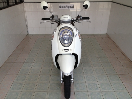 Scoopy-i ลายClassic วิ่ง9000 ปี57 (ของแถม 4 รายการ) Scoopy-i ลายClassic วิ่ง9000 ปี57 (ของแถม 4 รายการ)