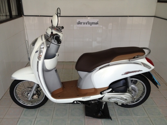 Scoopy-i ลายClassic วิ่ง9000 ปี57 (ของแถม 4 รายการ) Scoopy-i ลายClassic วิ่ง9000 ปี57 (ของแถม 4 รายการ)