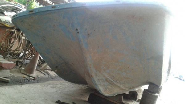 เรือไฟเบอร์สภาพดีพร้อมใช้งาน ยาว5.5เมตรกว้าง2เมตร