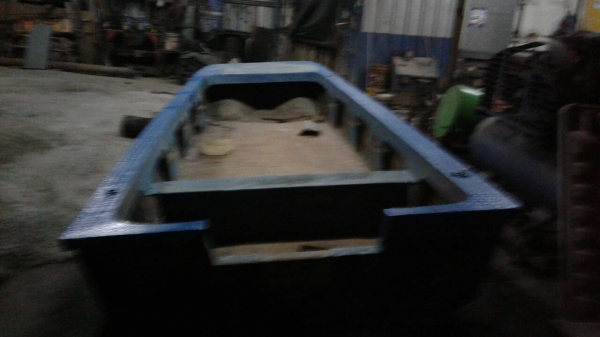 เรือไฟเบอร์สภาพดีพร้อมใช้งาน ยาว5.5เมตรกว้าง2เมตร