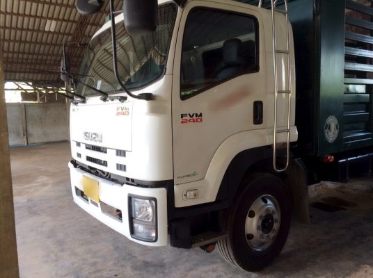 ขาย 10 ล้อ 1 เพลา อีซูซุ FVM 240 แรง ปี 57  ยาว 6.5 ม. สภาพสวย พร้อมใช้  จัดแนนท์ได้ครับ สนใจติดต่อ 081-9420141  ,  081-5715326