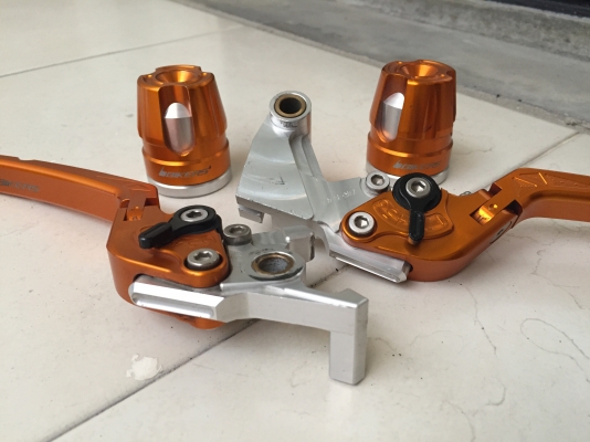 ขายมือเบรค+ครัช+ตุ้มปลายแฮนท์ ยี่ห้อ BIKERS ใส่ KAWASAKI Z800