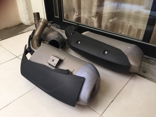 ขายท่อ YAMAHA R1 ปี 2010