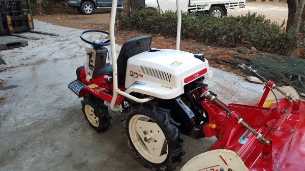 รถพรวนดิน นั่งขับ ขนาดเล็ก ขับ4 ล้อ 4 WD รหัสสินค้า Z ~ 2 รถพรวนดิน นั่งขับ ขนาดเล็ก ขับ4 ล้อ 4 WD รหัสสินค้า Z ~ 2