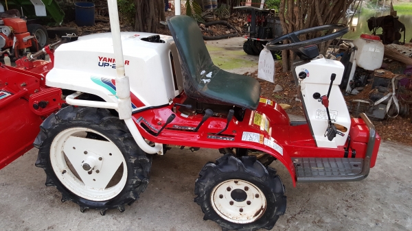 รถพรวนดิน นั่งขับ ขนาดเล็ก ขับ4 ล้อ 4 WD รหัสสินค้า Z ~ 2 รถพรวนดิน นั่งขับ ขนาดเล็ก ขับ4 ล้อ 4 WD รหัสสินค้า Z ~ 2