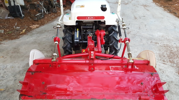 รถพรวนดิน นั่งขับ ขนาดเล็ก ขับ4 ล้อ 4 WD รหัสสินค้า Z ~ 2 รถพรวนดิน นั่งขับ ขนาดเล็ก ขับ4 ล้อ 4 WD รหัสสินค้า Z ~ 2