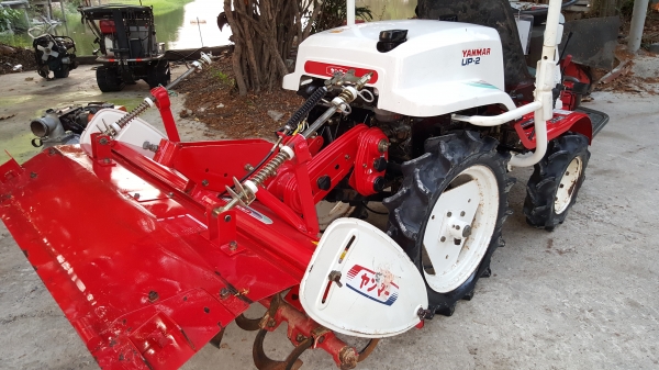 รถพรวนดิน นั่งขับ ขนาดเล็ก ขับ4 ล้อ 4 WD รหัสสินค้า Z ~ 2 รถพรวนดิน นั่งขับ ขนาดเล็ก ขับ4 ล้อ 4 WD รหัสสินค้า Z ~ 2