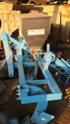 ขายเครื่องหยอดข้าวโพด