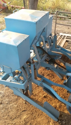 ขายเครื่องหยอดข้าวโพด