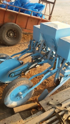 ขายเครื่องหยอดข้าวโพด