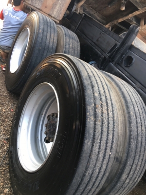 ขาย 10 ล้อดัมพ์ 2 เพลา อีซูซุ FVZ 200 แรง เกียร์ ZF ปี 47  แอร์เย็น  ยาว 6.3 ม. สภาพสวย พร้อมใช้  จัดแนนท์ได้ครับ สนใจติดต่อ 081-9420141  ,  081-5715326