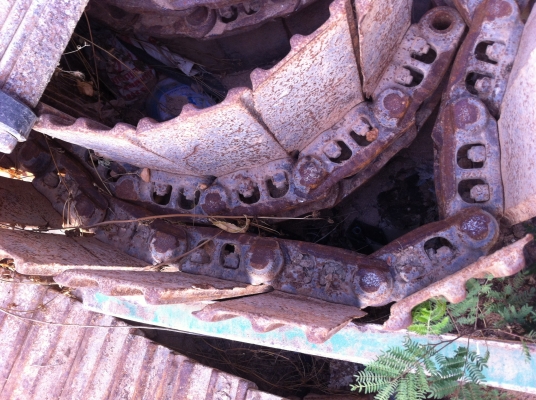 ขายโซ่แมคโคร sk120-3 มี 43 ข้อ 70 เซน  มี 2 เส้นขายคู่ละ 42,000 บาท