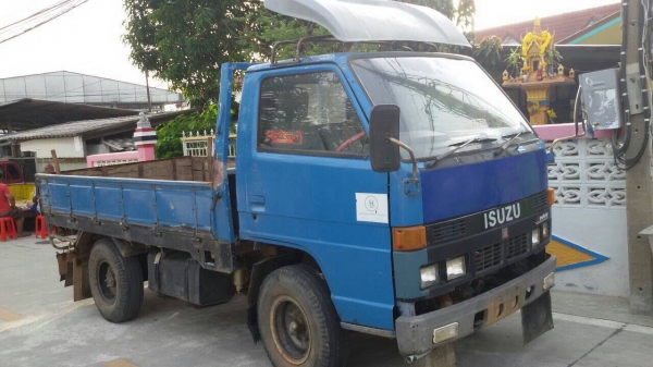 4 ล้อกลาง nkr55e / ค.88 แรง