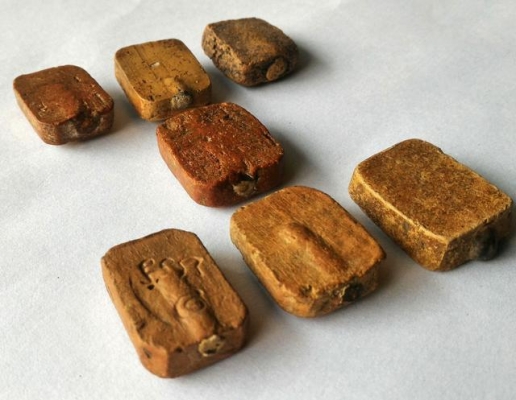 หลวงพ่อปาน เนื้อดินเก่า ชุดนี้ 7 องค์ แต่ละองค์สะสมต่างที่มา เอามารวมกันเป็นชุด มีหลายพิมพ์ องค์ละ 500บ.