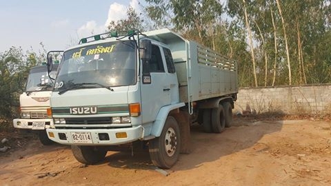 ขาย10ล้อดัมพ์2เพลา อีซูซุร็อคกี้195 6HE1 ช่วงล่าง240สโลว์กลาง ภายในครบ แชชซีสวย เพาเวอร์ เบรคทิ๊ฟฟี่ พร้อมวิ่งงาน