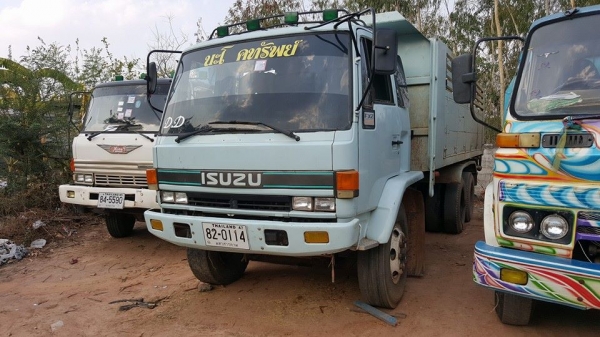 ขาย10ล้อดัมพ์2เพลา อีซูซุร็อคกี้195 6HE1 ช่วงล่าง240สโลว์กลาง ภายในครบ แชชซีสวย เพาเวอร์ เบรคทิ๊ฟฟี่ พร้อมวิ่งงาน