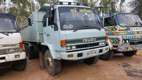 ขาย10ล้อดัมพ์2เพลา อีซูซุร็อคกี้195 6HE1 ช่วงล่าง240สโลว์กลาง ภายในครบ แชชซีสวย เพาเวอร์ เบรคทิ๊ฟฟี่ พร้อมวิ่งงาน