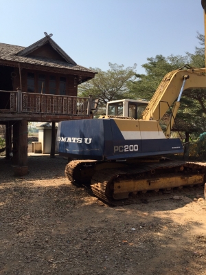 ขายรถแบคโฮ KOMATSU PC200-5 ระบบไฟเต็ม คอลโทรลยาว ไม่มีเอกสาร ราคา 690000