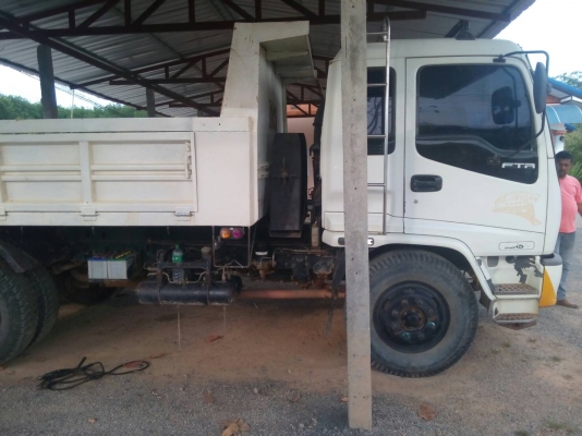 ขายรถบรรทุก 6 ล้อดัมพ์ใหญ่ ISUZU FTR 200 แรงม้าปี 2549 ราคา 980000
