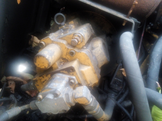 ขายรถแบคโฮ SUMITOMO S160 F2 แทรคยาง บูมสไล ปั๊มยูชิดะ ราคา 320000