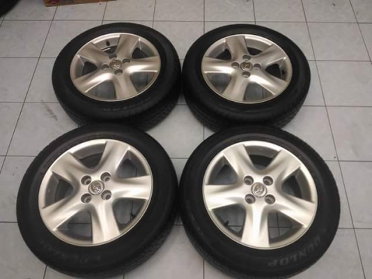 ล้อแม็ก Vios ลาย 5 ก้าน ขอบ 15 (4/100) พร้อมยาง Dunlop 185/60/15 ปี 10 ทั้งชุด 2,900.- **NET**