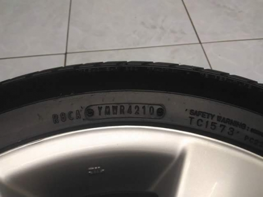 ล้อแม็ก Vios ลาย 5 ก้าน ขอบ 15 (4/100) พร้อมยาง Dunlop 185/60/15 ปี 10 ทั้งชุด 2,900.- **NET**