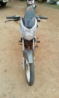 ขายรถมอเตอร์ไซค์ Honda sonic  ทะเบียนพร้อมโอน ภาษีขาดเกิน รถปี45 ขับได้เลย ขายตามสภาพ โทร.098-774-3726