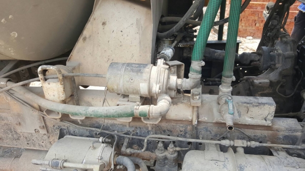 ขาย รถโม่ปูน 4 คิว HINO FD165B เครื่อง HO6C เทอร์โบ 210 แรงม้า เกียร์ HO คัสซีสวยตลอดเส้น พวงมาลัยพาวเวอร์ ทะเบียนเต็มพร้อมโอนครับ