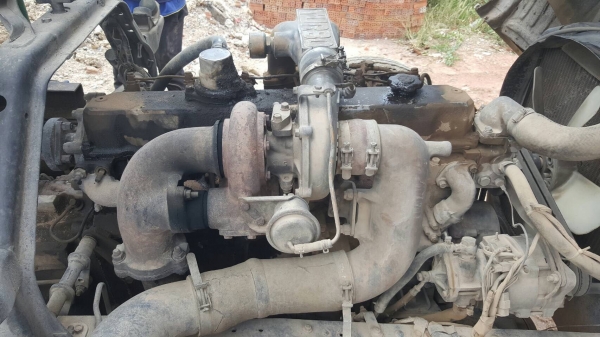 ขาย รถโม่ปูน 4 คิว HINO FD165B เครื่อง HO6C เทอร์โบ 210 แรงม้า เกียร์ HO คัสซีสวยตลอดเส้น พวงมาลัยพาวเวอร์ ทะเบียนเต็มพร้อมโอนครับ