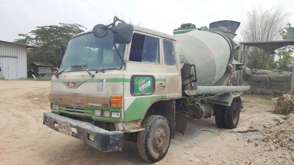 ขาย รถโม่ปูน 4 คิว HINO FD165B เครื่อง HO6C เทอร์โบ 210 แรงม้า เกียร์ HO คัสซีสวยตลอดเส้น พวงมาลัยพาวเวอร์ ทะเบียนเต็มพร้อมโอนครับ