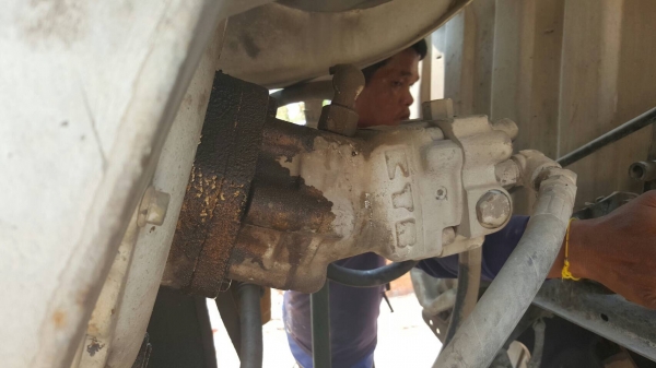 ขาย รถโม่ปูน 4 คิว HINO FD165B เครื่อง HO6C เทอร์โบ 210 แรงม้า เกียร์ HO คัสซีสวยตลอดเส้น พวงมาลัยพาวเวอร์ ทะเบียนเต็มพร้อมโอนครับ