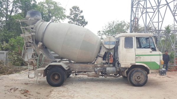 ขาย รถโม่ปูน 4 คิว HINO FD165B เครื่อง HO6C เทอร์โบ 210 แรงม้า เกียร์ HO คัสซีสวยตลอดเส้น พวงมาลัยพาวเวอร์ ทะเบียนเต็มพร้อมโอนครับ